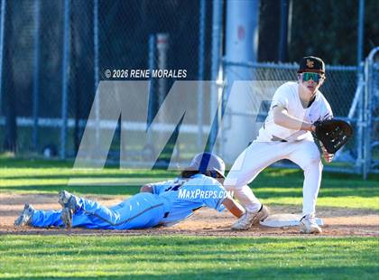Thumbnail 1 in Montebello vs La Canada photogallery.