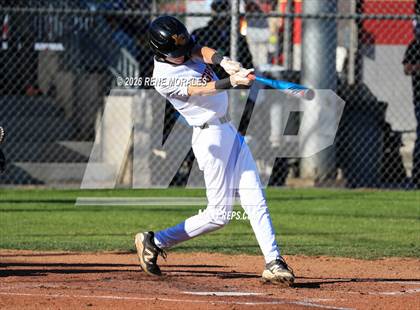 Thumbnail 2 in Montebello vs La Canada photogallery.