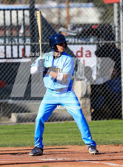 Thumbnail 3 in Montebello vs La Canada photogallery.