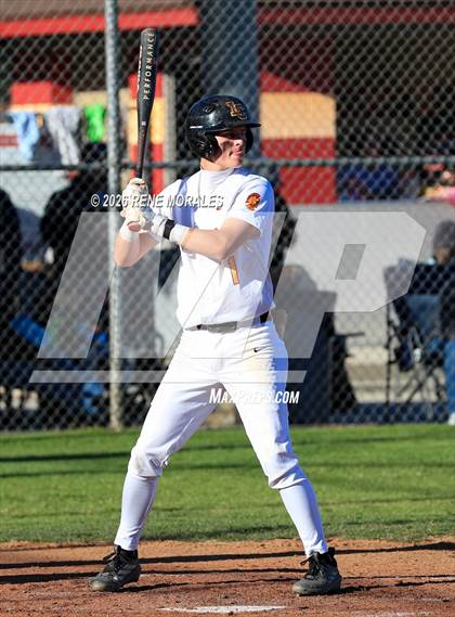 Thumbnail 1 in Montebello vs La Canada photogallery.