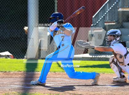 Thumbnail 1 in Montebello vs La Canada photogallery.