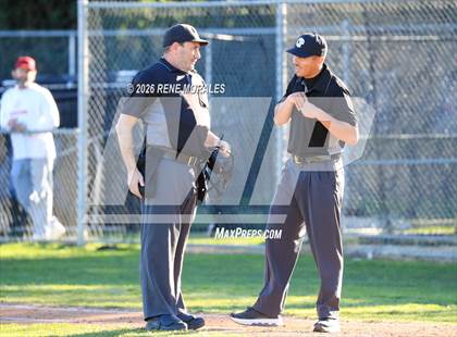 Thumbnail 1 in Montebello vs La Canada photogallery.