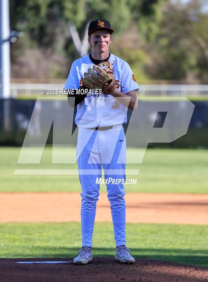 Thumbnail 2 in Montebello vs La Canada photogallery.