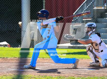 Thumbnail 2 in Montebello vs La Canada photogallery.
