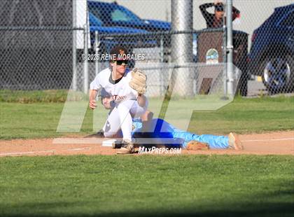 Thumbnail 2 in Montebello vs La Canada photogallery.
