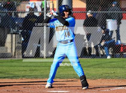Thumbnail 3 in Montebello vs La Canada photogallery.