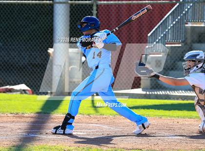 Thumbnail 3 in Montebello vs La Canada photogallery.