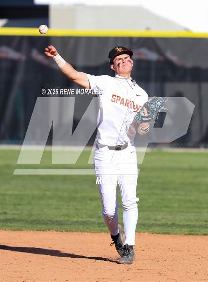 Thumbnail 1 in Montebello vs La Canada photogallery.