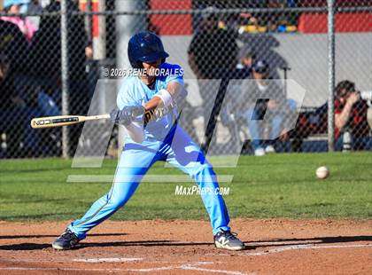 Thumbnail 3 in Montebello vs La Canada photogallery.