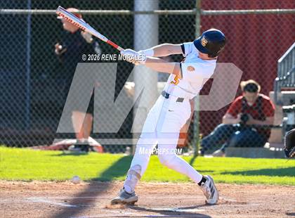Thumbnail 3 in Montebello vs La Canada photogallery.