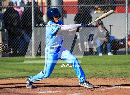 Thumbnail 2 in Montebello vs La Canada photogallery.