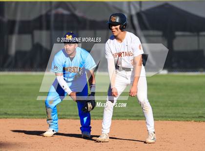 Thumbnail 2 in Montebello vs La Canada photogallery.