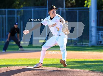 Thumbnail 2 in Montebello vs La Canada photogallery.