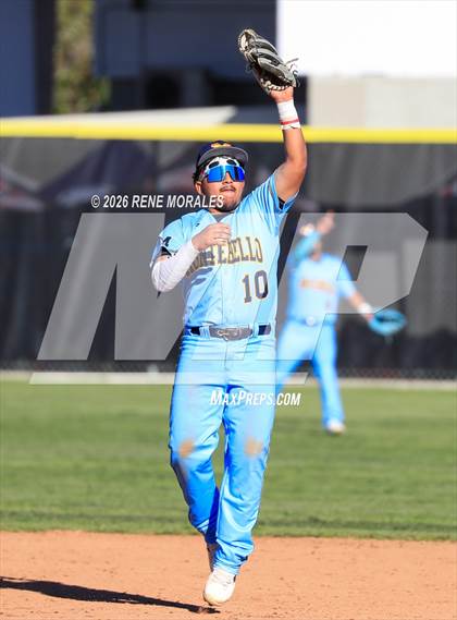 Thumbnail 3 in Montebello vs La Canada photogallery.