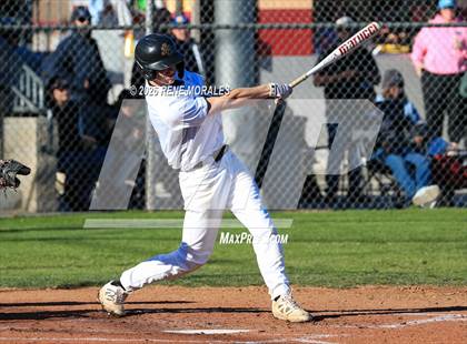 Thumbnail 3 in Montebello vs La Canada photogallery.