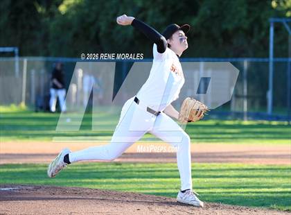 Thumbnail 3 in Montebello vs La Canada photogallery.