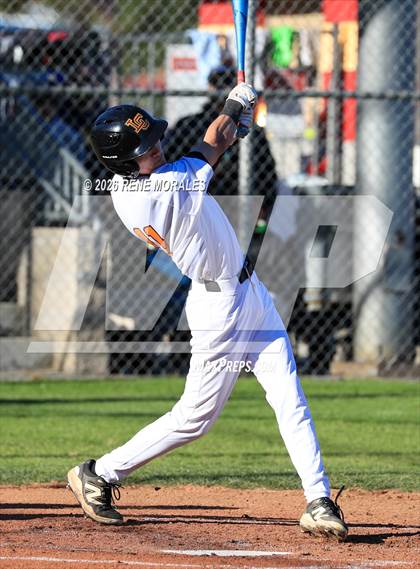 Thumbnail 1 in Montebello vs La Canada photogallery.