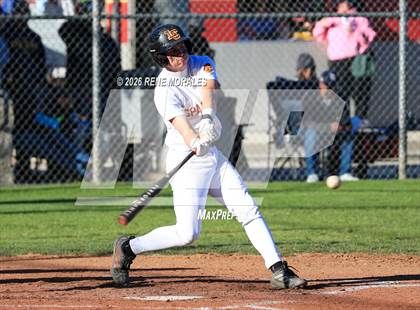 Thumbnail 2 in Montebello vs La Canada photogallery.
