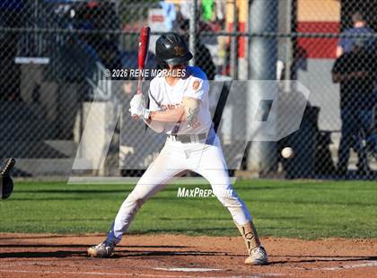 Thumbnail 3 in Montebello vs La Canada photogallery.