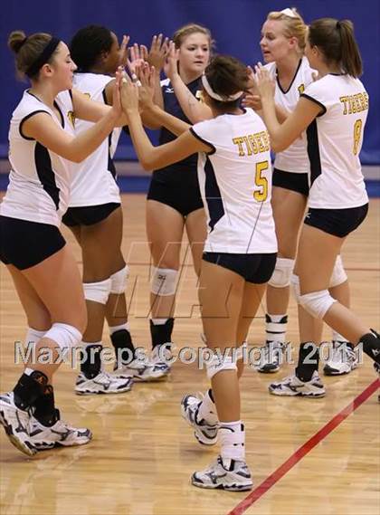 Thumbnail 1 in Stony Point vs. Poth (Rebel Bash) photogallery.