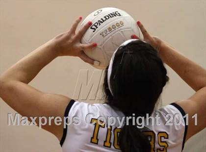 Thumbnail 2 in Stony Point vs. Poth (Rebel Bash) photogallery.