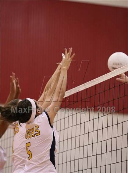 Thumbnail 3 in Stony Point vs. Poth (Rebel Bash) photogallery.