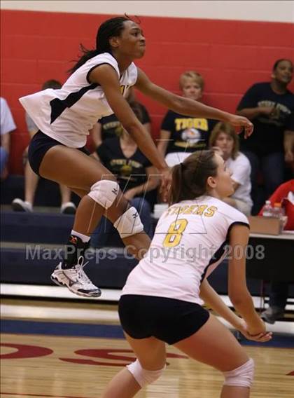 Thumbnail 3 in Stony Point vs. Poth (Rebel Bash) photogallery.