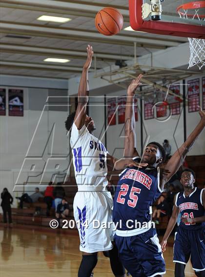 Thumbnail 1 in St. Anthony vs Leuzinger (Rose City Roundball Classic) photogallery.