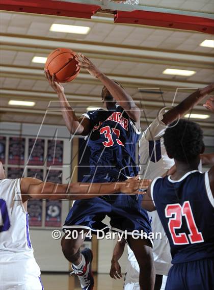 Thumbnail 3 in St. Anthony vs Leuzinger (Rose City Roundball Classic) photogallery.
