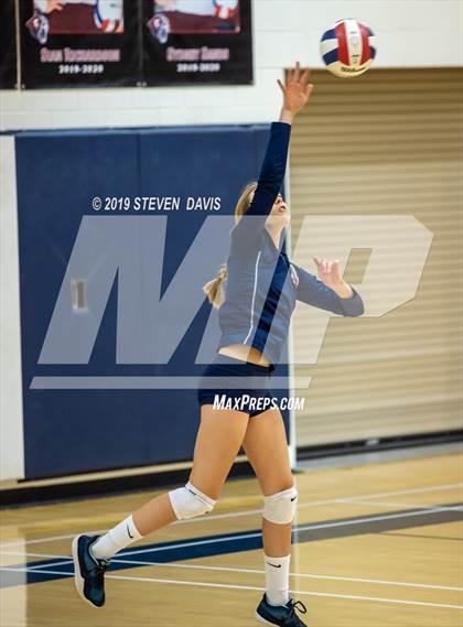 Thumbnail 1 in Hamilton vs Perry photogallery.
