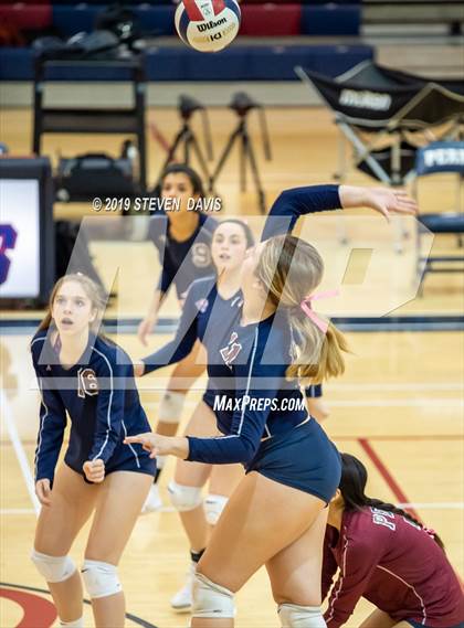 Thumbnail 1 in Hamilton vs Perry photogallery.
