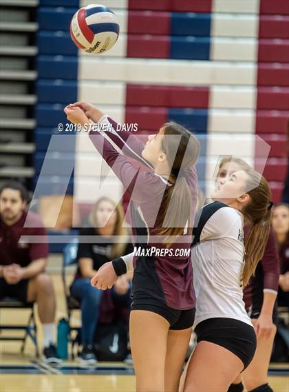Thumbnail 1 in Hamilton vs Perry photogallery.