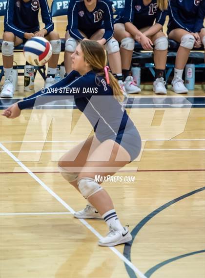 Thumbnail 2 in Hamilton vs Perry photogallery.