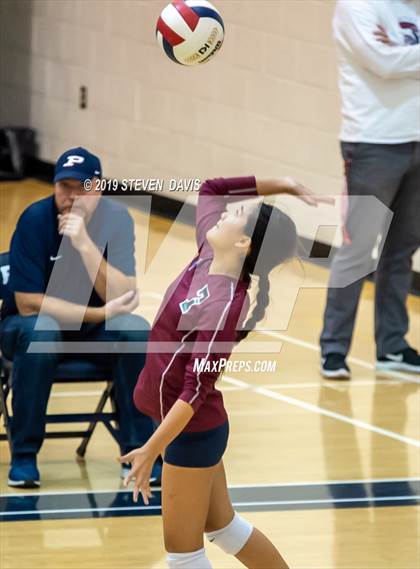 Thumbnail 1 in Hamilton vs Perry photogallery.