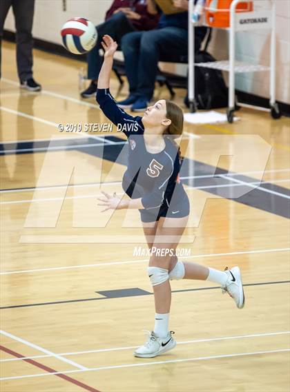 Thumbnail 2 in Hamilton vs Perry photogallery.