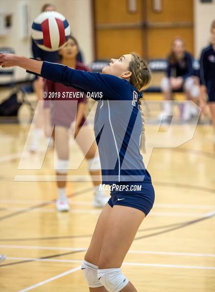 Thumbnail 3 in Hamilton vs Perry photogallery.