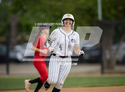Thumbnail 2 in Harvard-Westlake @ Notre Dame (SO) photogallery.