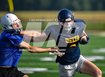 Thumbnail 2 in Delta vs Jay County (Scrimmage) photogallery.