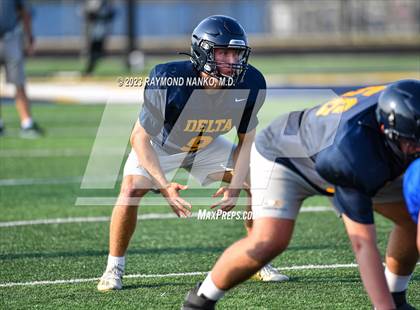 Thumbnail 3 in Delta vs Jay County (Scrimmage) photogallery.