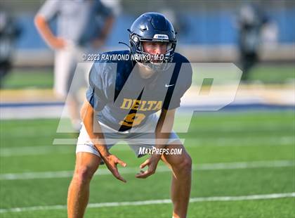 Thumbnail 2 in Delta vs Jay County (Scrimmage) photogallery.