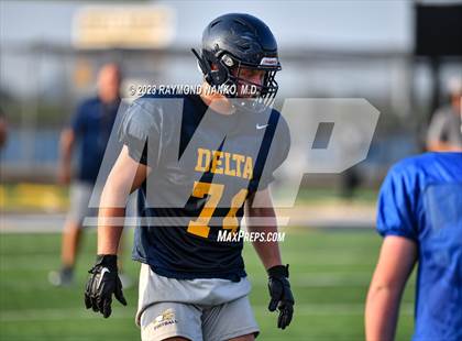 Thumbnail 3 in Delta vs Jay County (Scrimmage) photogallery.