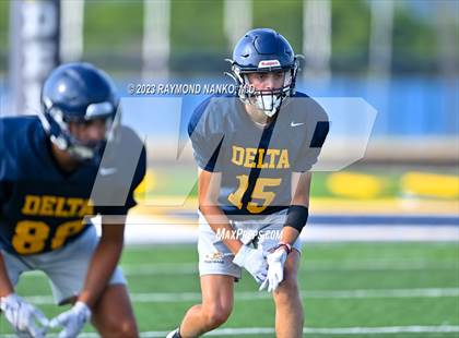 Thumbnail 1 in Delta vs Jay County (Scrimmage) photogallery.