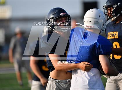 Thumbnail 2 in Delta vs Jay County (Scrimmage) photogallery.