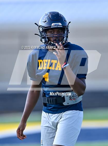Thumbnail 3 in Delta vs Jay County (Scrimmage) photogallery.