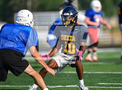 Thumbnail 2 in Delta vs Jay County (Scrimmage) photogallery.