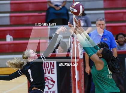 Thumbnail 2 in Blessed Trinity @ Union Grove (GHSA 4A Quarterfinal) photogallery.