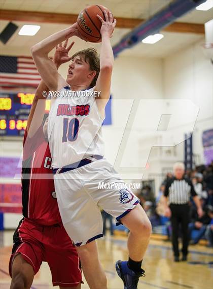 Thumbnail 1 in McDermitt vs Carlin (NIAA 1A East Quarterfinal) photogallery.