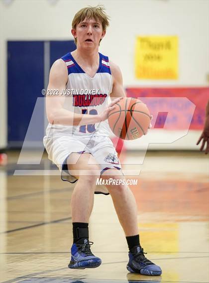 Thumbnail 3 in McDermitt vs Carlin (NIAA 1A East Quarterfinal) photogallery.