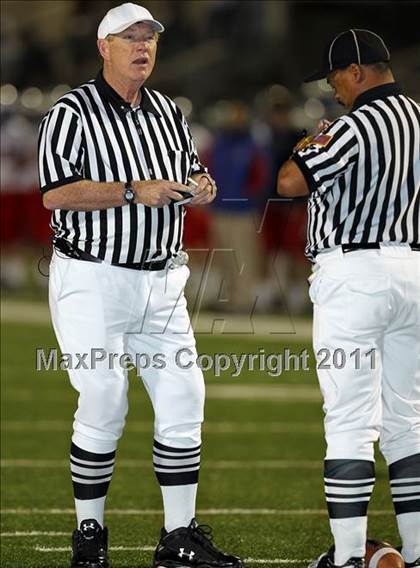 Thumbnail 1 in Stony Point vs. Westlake (5A Region 2 Bi-District Playoffs) photogallery.