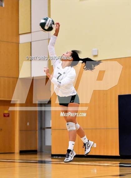 Thumbnail 2 in Burlingame vs. Sacred Heart Cathedral Preparatory photogallery.
